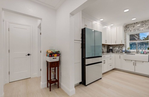 Bay Esplanade House | Seagrass Escape - Monthly Beach Rental