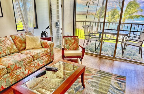 Maalaea Apartment | Seaside Surf Spot Oceanfront 1-bedroom in Ma'alaea with AC