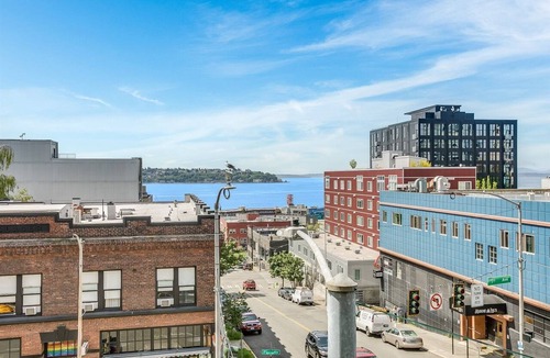 Belltown Condo | Seattle’s Downtown Gem- w/View, Free Parking, Gym & Pool - Sleeps 6