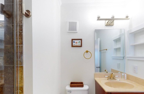 Atlantic Beach Condo | Second-Floor, Oceanfront Condo with Balcony, WiFi, Laundry & Shared Pool