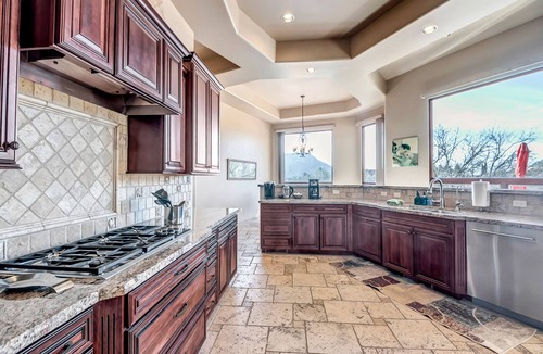 Oak Creek House | Sedona Luxury Retreat: Spacious 4BR home in Village of Oak Creek with stunning red rock views.