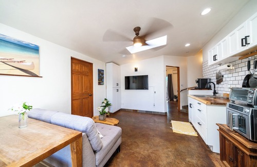 Kuau Cottage | Shaka Shack Maui Ideal Paia location! Clean Bright 2 bedroom 1 bath ohana-AC