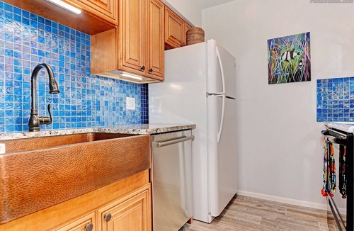 Siesta Key Condo | Siesta Key Beach IDEAL LOCATION BEACH, VILLAGE, HEATED POOL