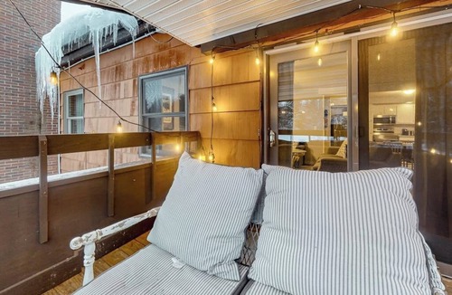 Mendon Condo | Ski getaway with pool, sauna, covered balcony, W/D access, & internet