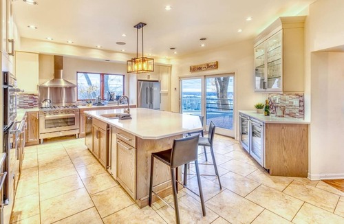 Miller Beach Villa | Skyline Views, Hot Tub, Beachfront, Lavish Kitchen at Dunetop Villa