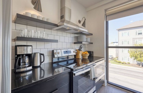 Historic Edgefield Apartment | Sleeps 144 | Entire Hotel w/Rooftop | The Carter