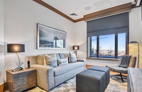 Empire Pass Condo | Slopeside, Ski In And Out, Full Tower Club Amenities With Hot Tub And Fitness Included!! - RT6