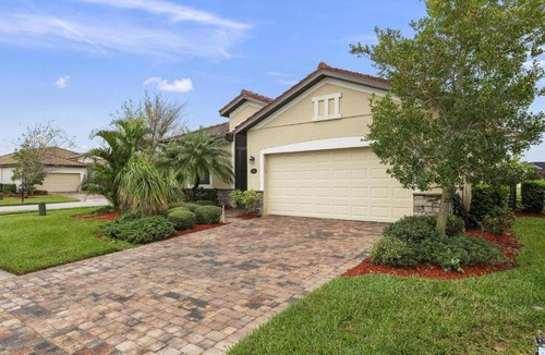 Bradenton House | South Facing Gated Community Long Term Rentals Available home