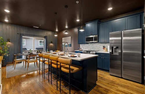 Chattanooga House | Southside Speakeasy Townhome, Rooftop Fire Pit