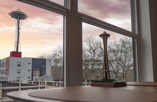 Belltown Condo | Space Needle View | Elegant Belltown Studio