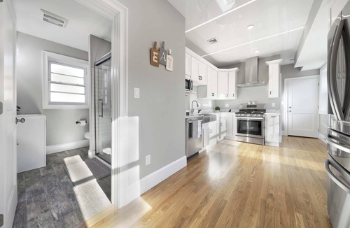North Brookline Apartment | Spacious 4BR 2BTH Apt near NU