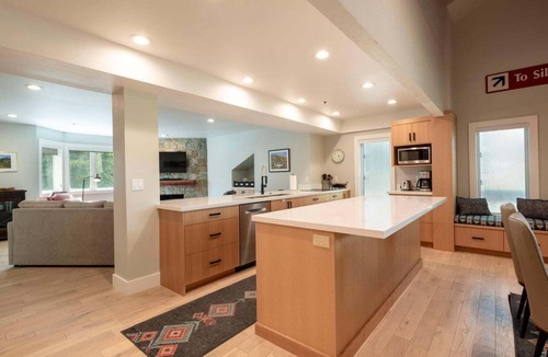 Deer Valley House | Spacious 4BR retreat in Deer Valley with stunning mountain views.