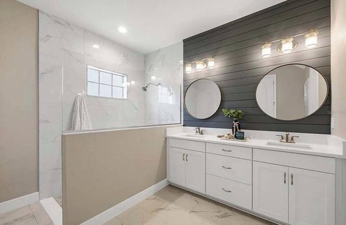 Parrish House | Spacious 5-bedroom house with WiFi and AC in charming Parrish