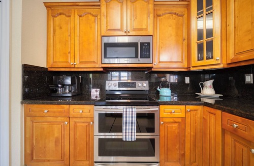 Ludlam House | Spacious and cozy 4-bedroom house with pool- Palmetto Eliptic Miami
