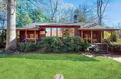 Black Mountain Condo | Spacious Black Mountain cabin with game room, wood fireplace, firepit, & W/D