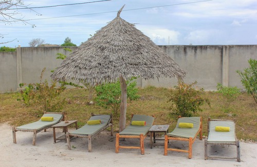 Jambiani House | Spacious bungalow in enchanting Paje, Zanzibar with WiFi, AC, fitness room