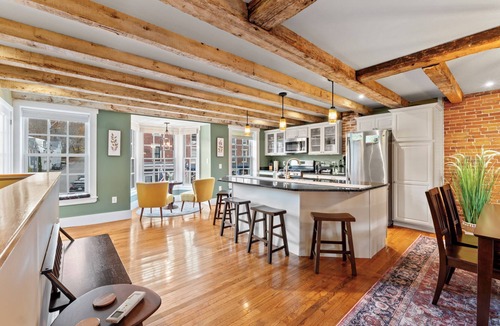 Hallowell Apartment | Spacious Downtown Hallowell River View Apartment