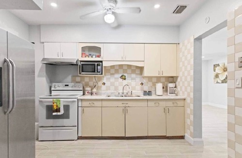 Miami Gardens House | Spacious home with king bed Near Hard Rock Stadium