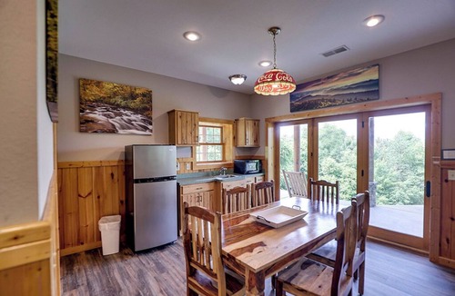 Gatlinburg - Pigeon Forge Cabin | Spacious Log Home w/Game Room & Hot Tub