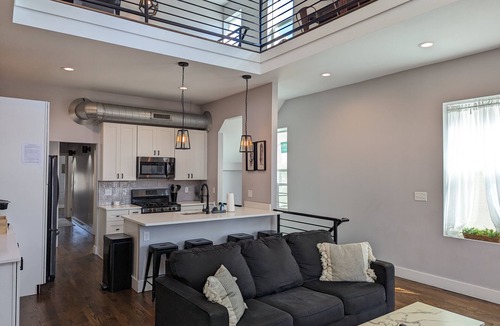 Walnut Hills Condo | Spacious Modern Condo <10Mins to Events, Downtown, OTR, UC, Xavier, Hospitals