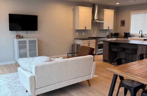 Easley House | Spacious Modern Loft 2BR 2.5 BA 13 mi to Greenville & 18 mi to Clemson