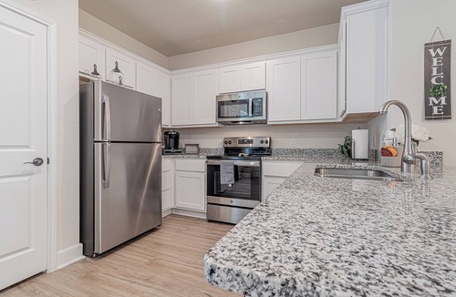 San Antonio House | Spacious townhome just minutes away from Sea World and Fiesta Texas!