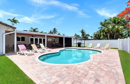 South Lake Villa | Spectacular 5BR/5BA Villa in Hollywood Lakes