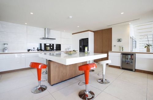 Na Thon Villa | Splash 3 Bed : Contemporary Tropical Five Star Villa
