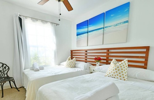 South Middle River Apartment | Spring Brake | 3 Bed Apartment | Pool available | Beach 6min | Big Patio