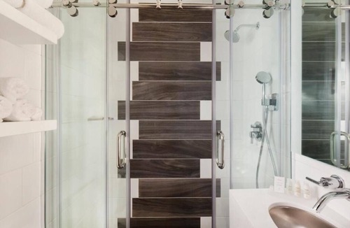 Midtown Hotel | Step Into Ultimate Comfort, Conveniently Located Close to Everything in ATL