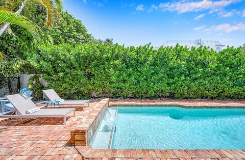 Lauderdale Beach House | Steps From Beach Quaint Cottage Heated Pool Sand Key Resldences
