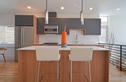 Eastlake House | Stunning Space Needle, Downtown and Lake Union View - Modern Townhome + Parking