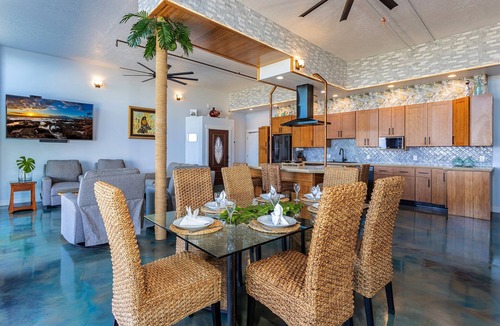Maalaea Condo | Stunningly Spacious 4-Bedroom Condo With Extra Large Panoramic Ocean View Lanai
