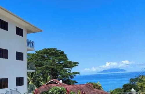 Mare Anglaise Apartment | Stylish 2-Bedroom Apartment