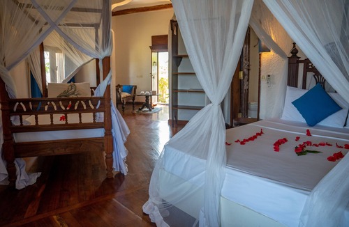 Dongwe Hostel | SULTAN PALACE