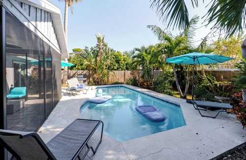 Riverview Estates House | Summer House - Oasis pool house in the heart of Sarasota