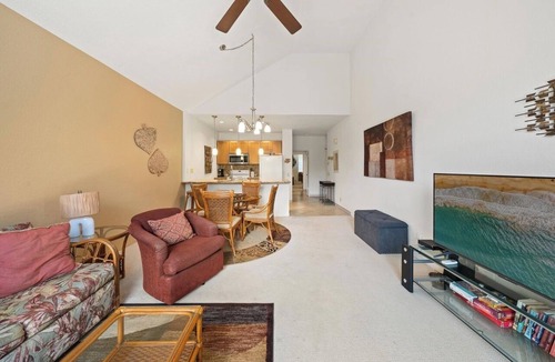 Wailea Condo | Sunny Top Floor Condo, 10 minute walk from Wailea beaches