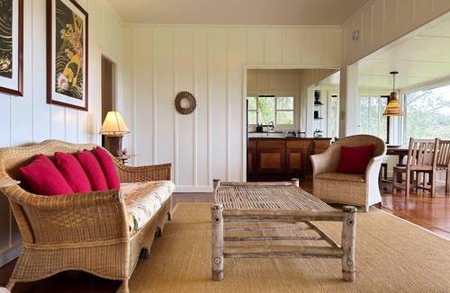 Kaunakakai Cottage | Sunrise Cottage — panoramic views, tropical gardens, & organic produce!