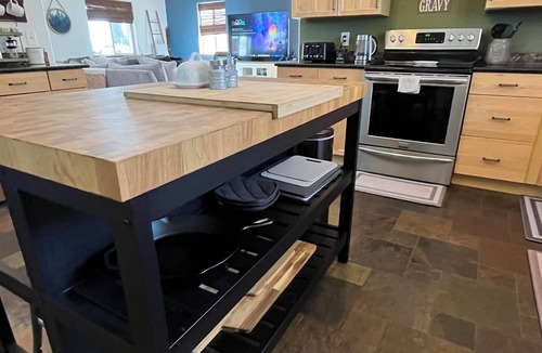 Divide House | Sunset Grove: New Hot Tub|Stunning Views|Game Room