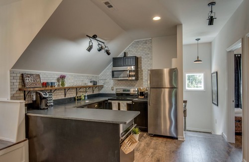 Cleveland Park House | Super trendy East Nashville Suite DOWNTOWN!