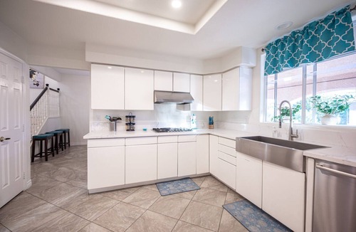 Pinto Palomino House | SVS: 4BD/3BA Private Las Vegas Home | Sleeps 8 | Near the Strip