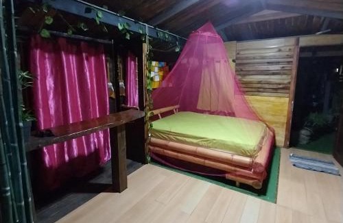 Punaauia Ski Chalet | Tahiti Lodge