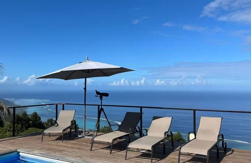 Punaauia House | Tahiti Secret Heights, Views of Moorea, Heated Pool, Air Conditioning, Free Pickup and Drop-off