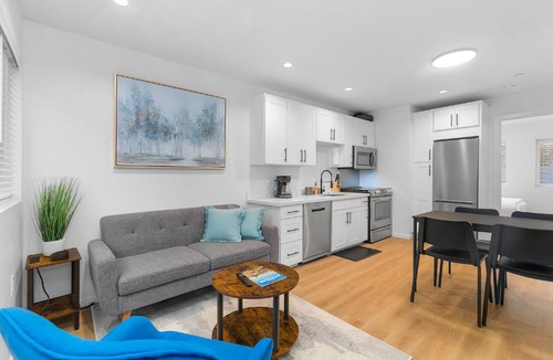 Atlantic Apartment | The Cloudbreak Townhome - 88 Walkscore!