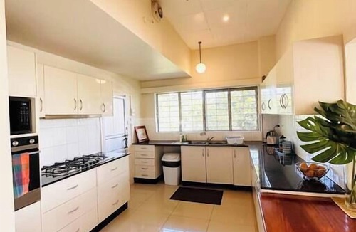 Suva House | *The Williamson House with Pool - Domain