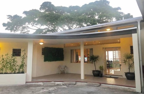 Suva House | *The Williamson House with Pool - Domain
