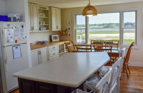 West Dennis House | Three bedroom sleeping 6 just 150 steps to South Village Beach