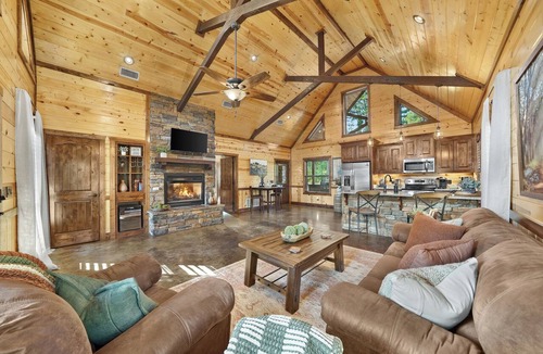 Hochatown Cabin | Timeless Romantic Cabin in Hochatown with Cozy Double-Sided Fireplace