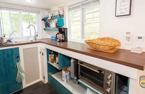 Lake Lure Cottage | Tiny House “Light & Lofty” + Games, Lake Lure 2 mi