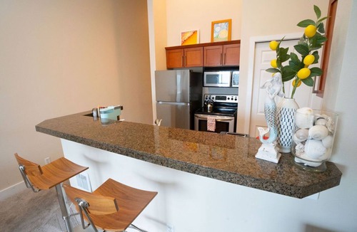 Lower Queen Anne Condo | Top Floor Water View Oasis near Space Needle & Cruise